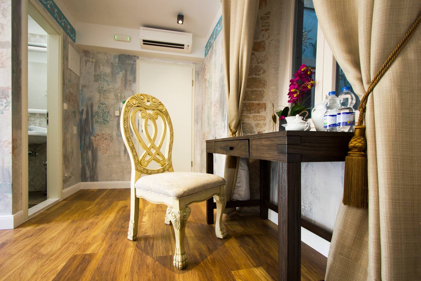 Plaza-Marchi-Old-Town---Quaint---Elegant-Hotels-Room-58