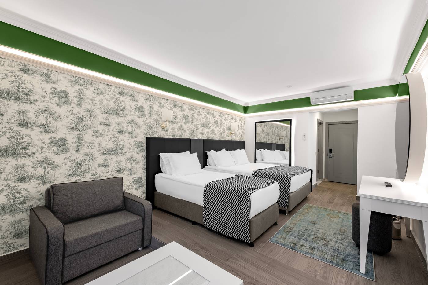 Utopia World Hotel