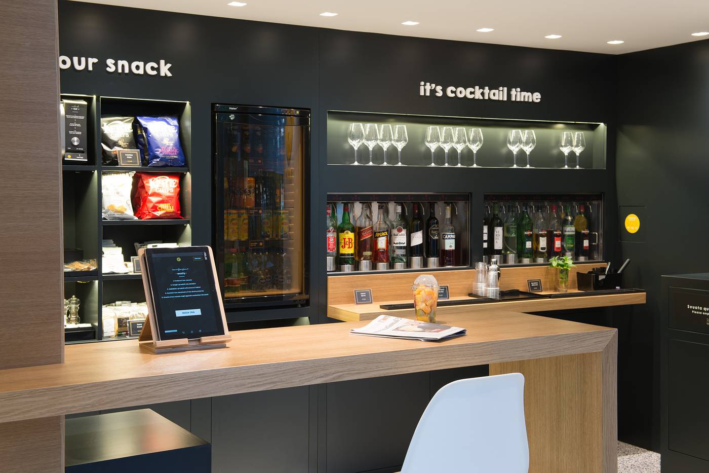 Hi Hotel Bari-Italy-BARI-Lobby-7