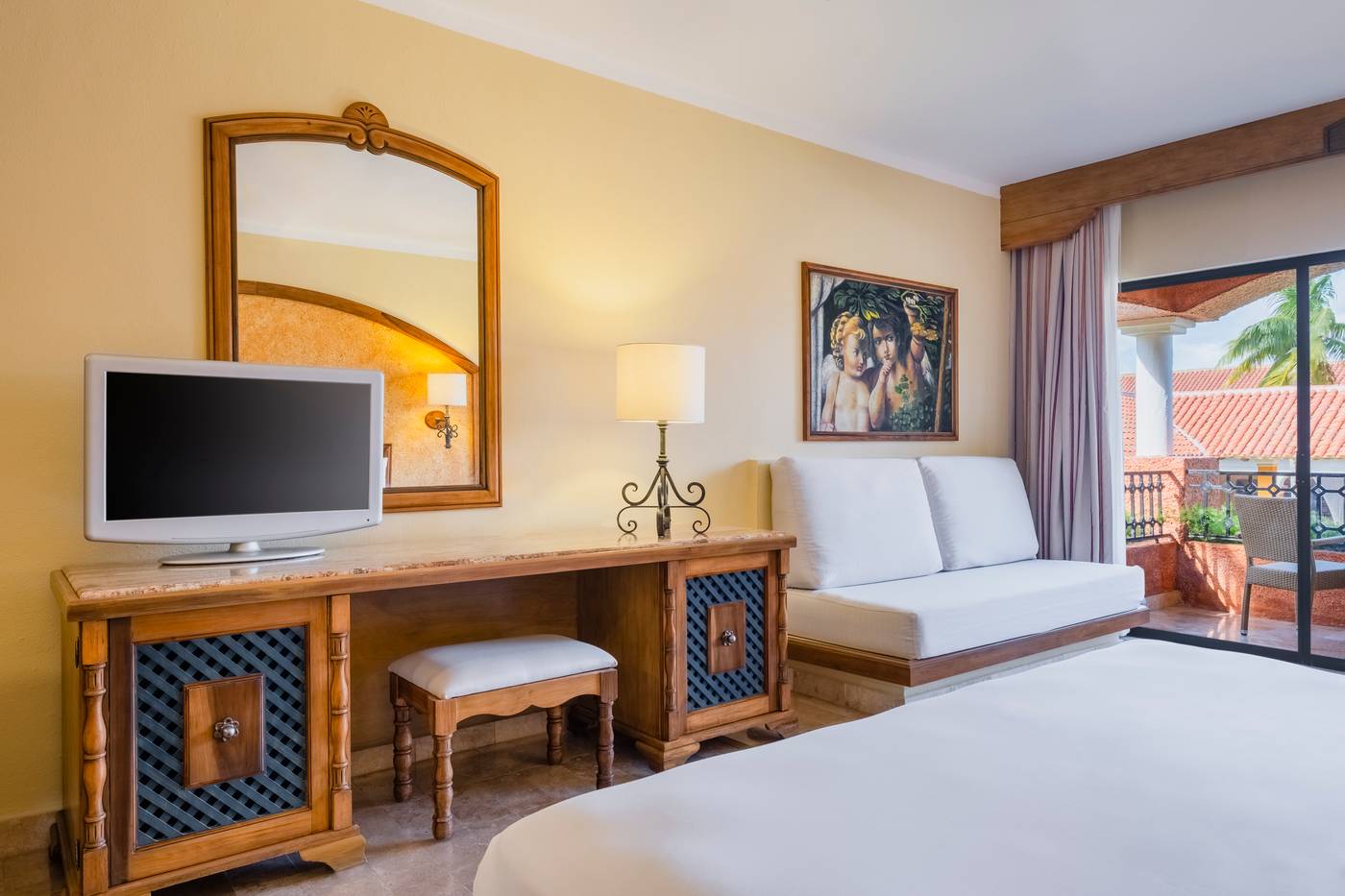 Iberostar-Waves-Paraiso-Beach-Room-35