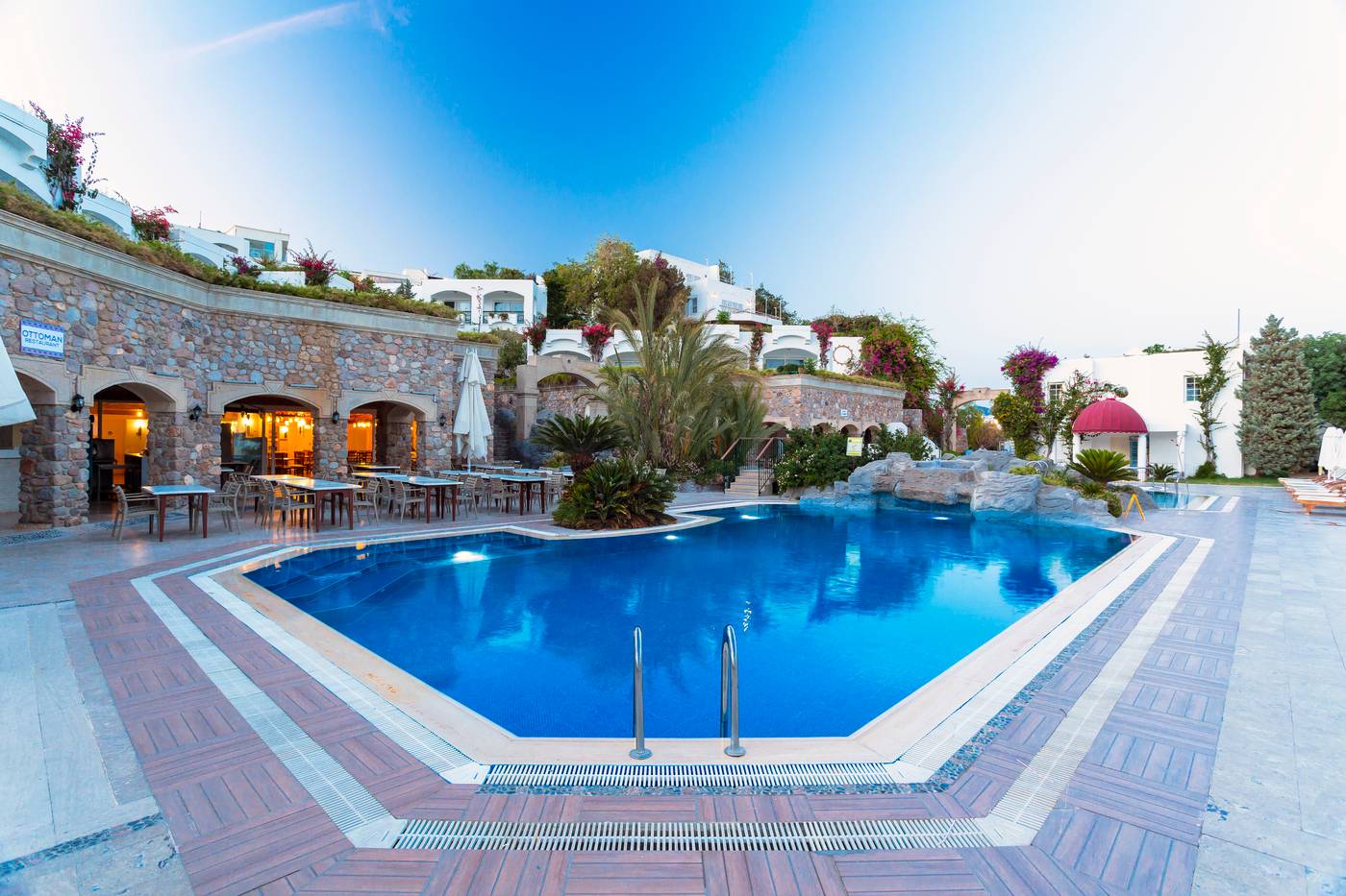 Royal-Asarlik-Beach-Pool-1