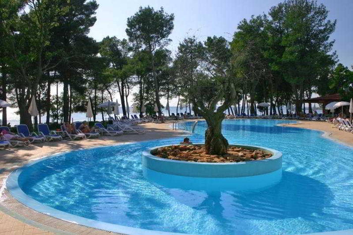 Hotel-Sol-Aurora-Pool-5