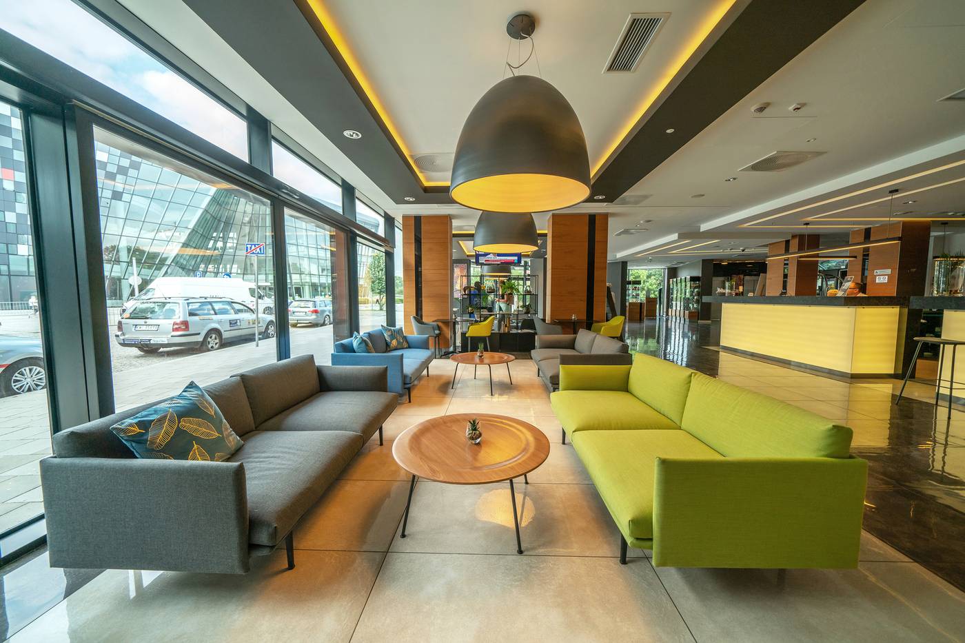 Q-Hotel-Plus-Krakow-Lobby-13