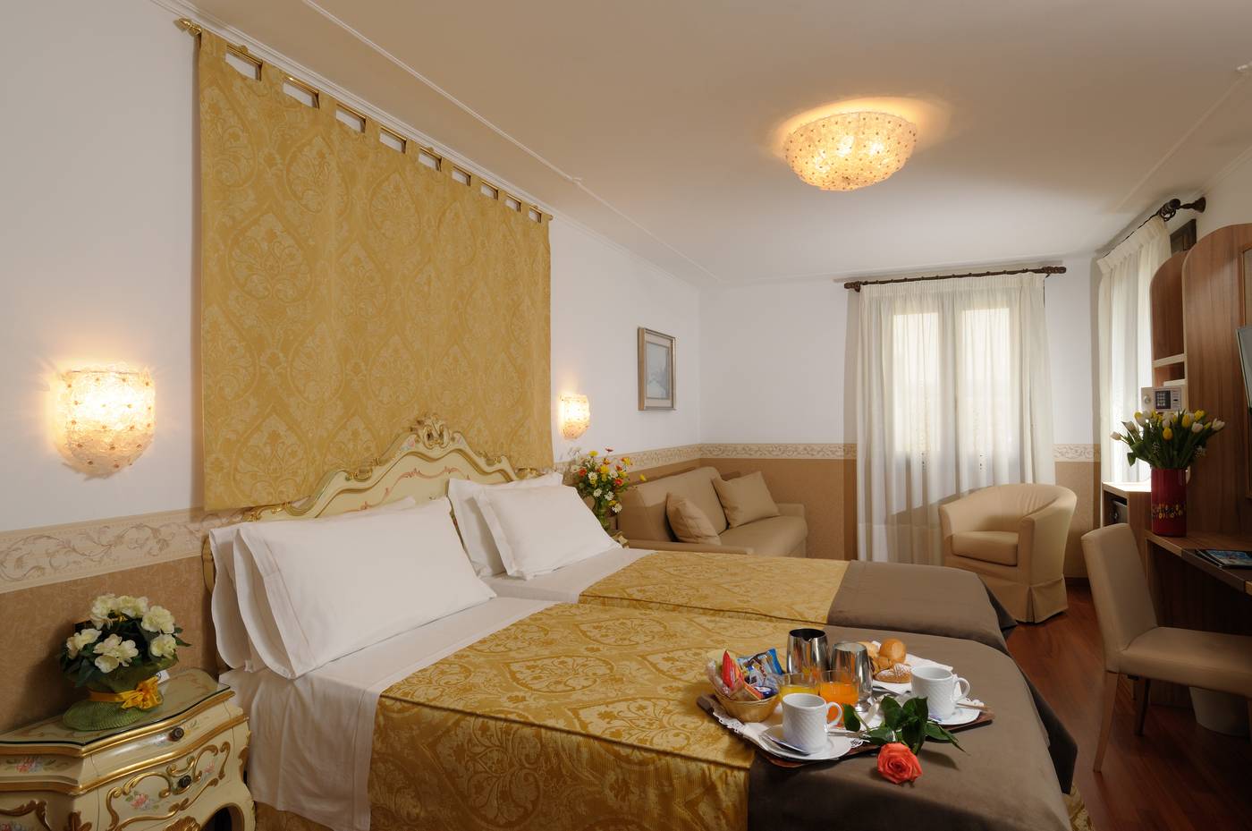 Unahotels-Ala-Venezia--Adults-16--Room-43