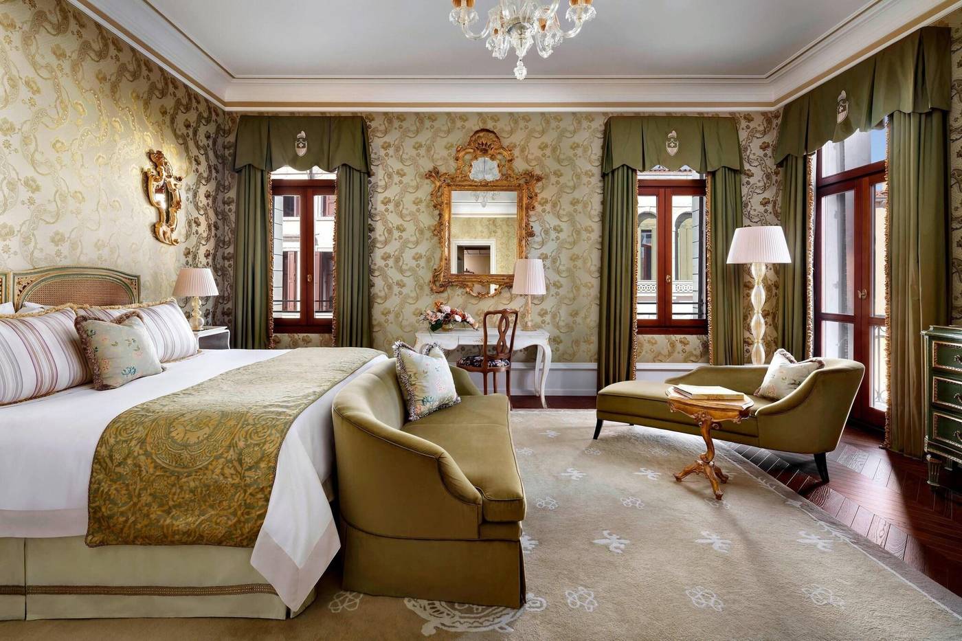 The-Gritti-Palace--a-Luxury-Collection-Hotel-Room-32