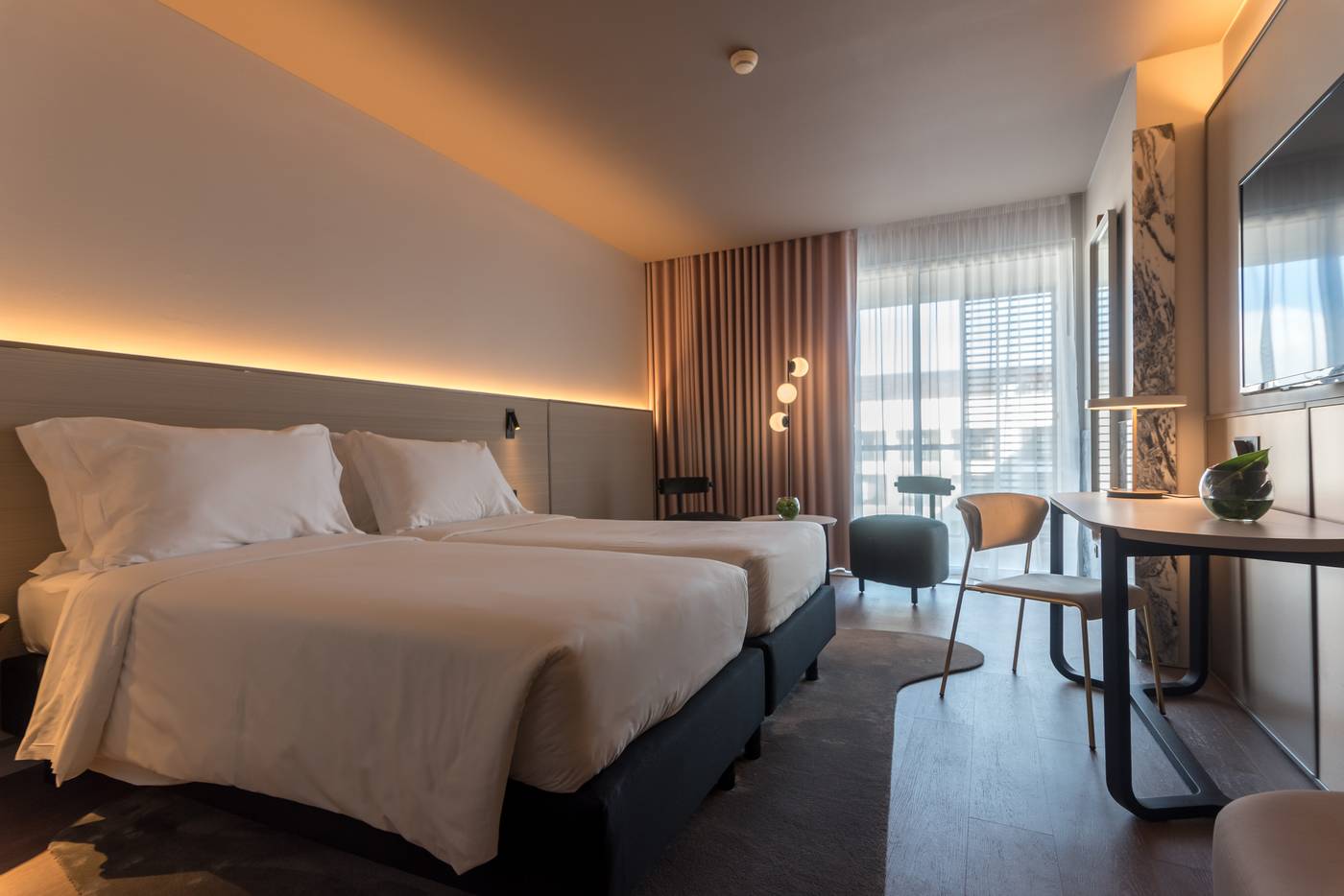 Azoris-Royal-Garden-Leisure---Conference-Hotel-Room-23