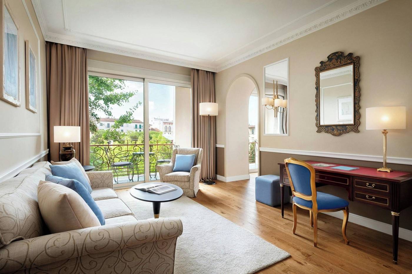 Autograph-Collection-Sina-Villa-Medici-Room-32