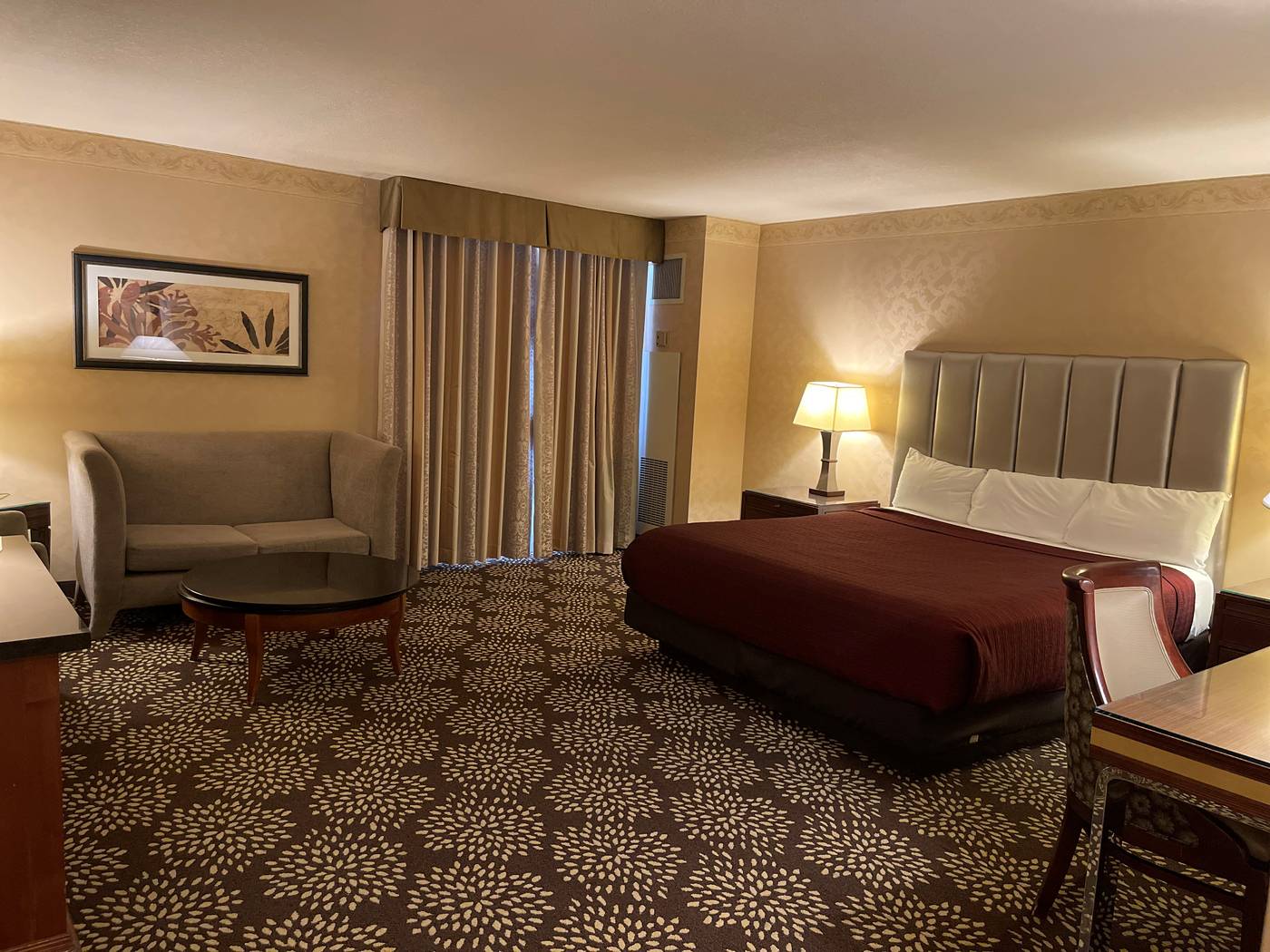 Circus-Circus-Las-Vegas-Hotel-Room-22