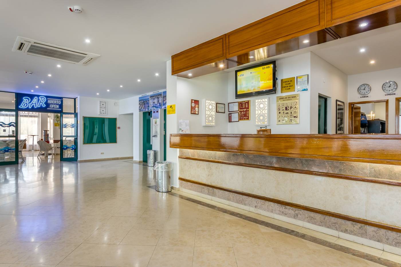 Janelas-do-Mar-Lobby-54