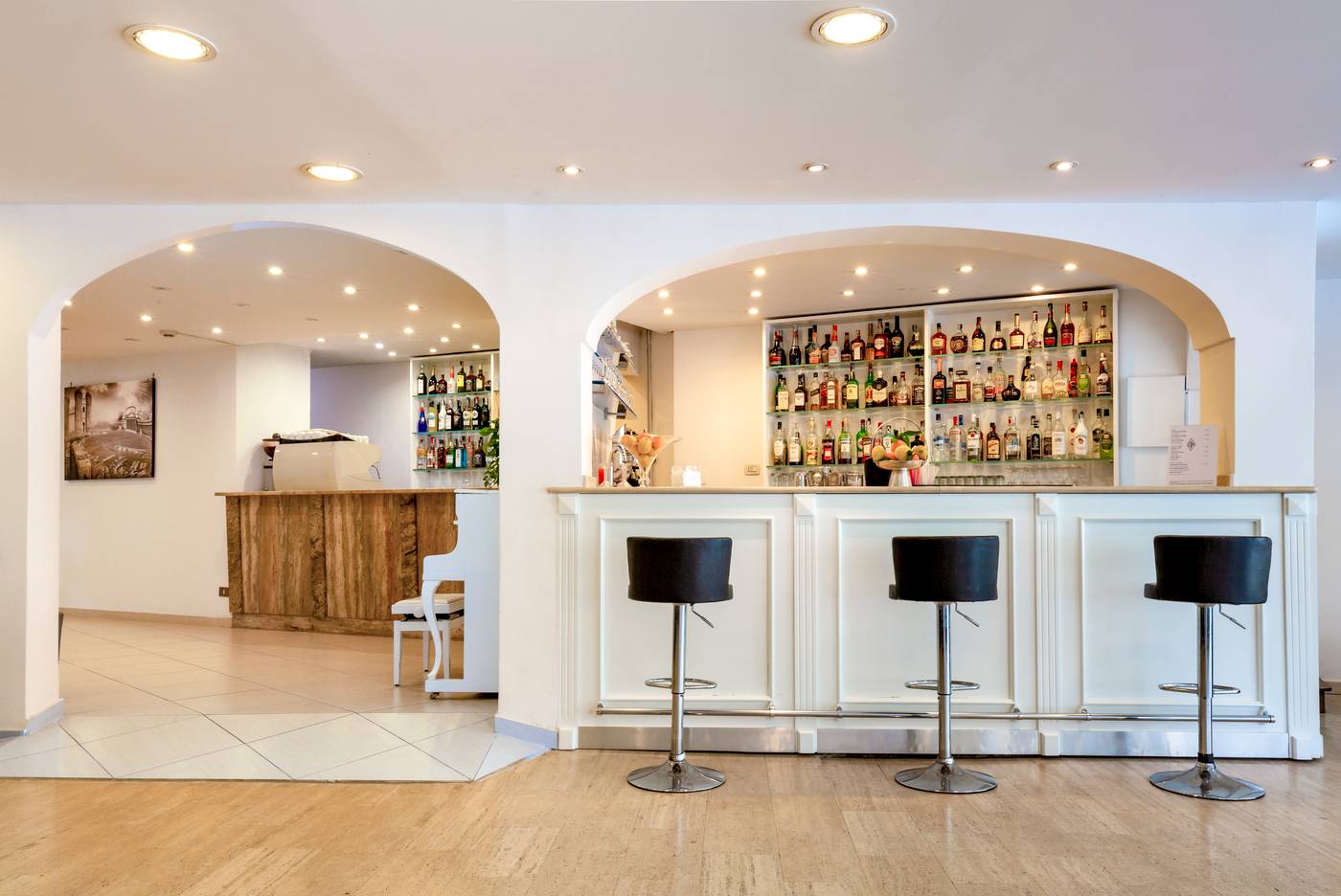 Carlton-International-Bar-22