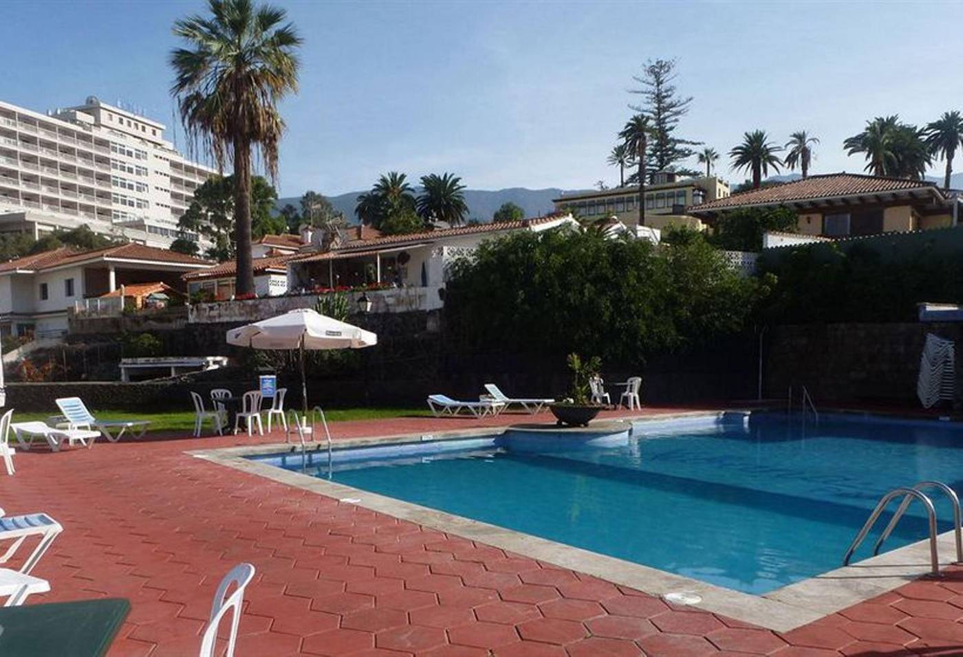 DC-Xibana-Park-Hotel-Pool-1