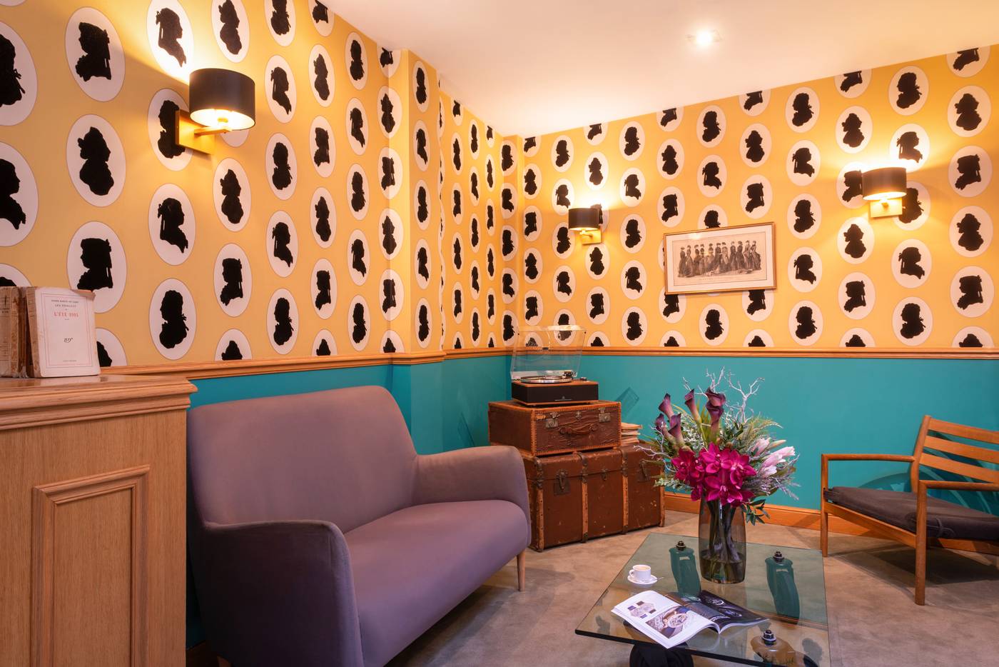 Suites-and-Hotel-Helzear-Champs-Elysees-Lobby-8