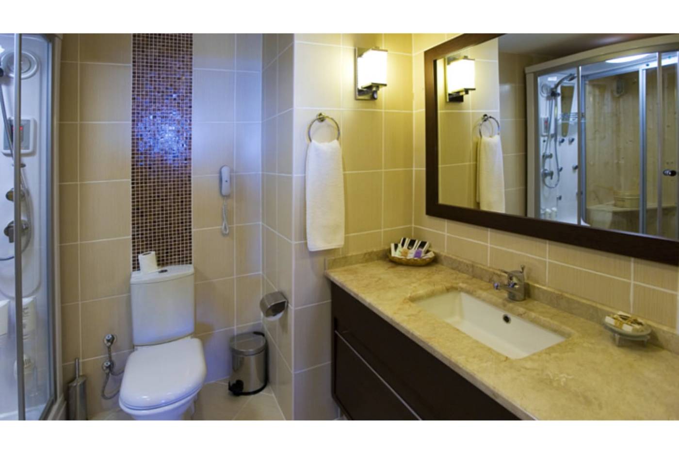 Latanya-Park-Resort-Room-21