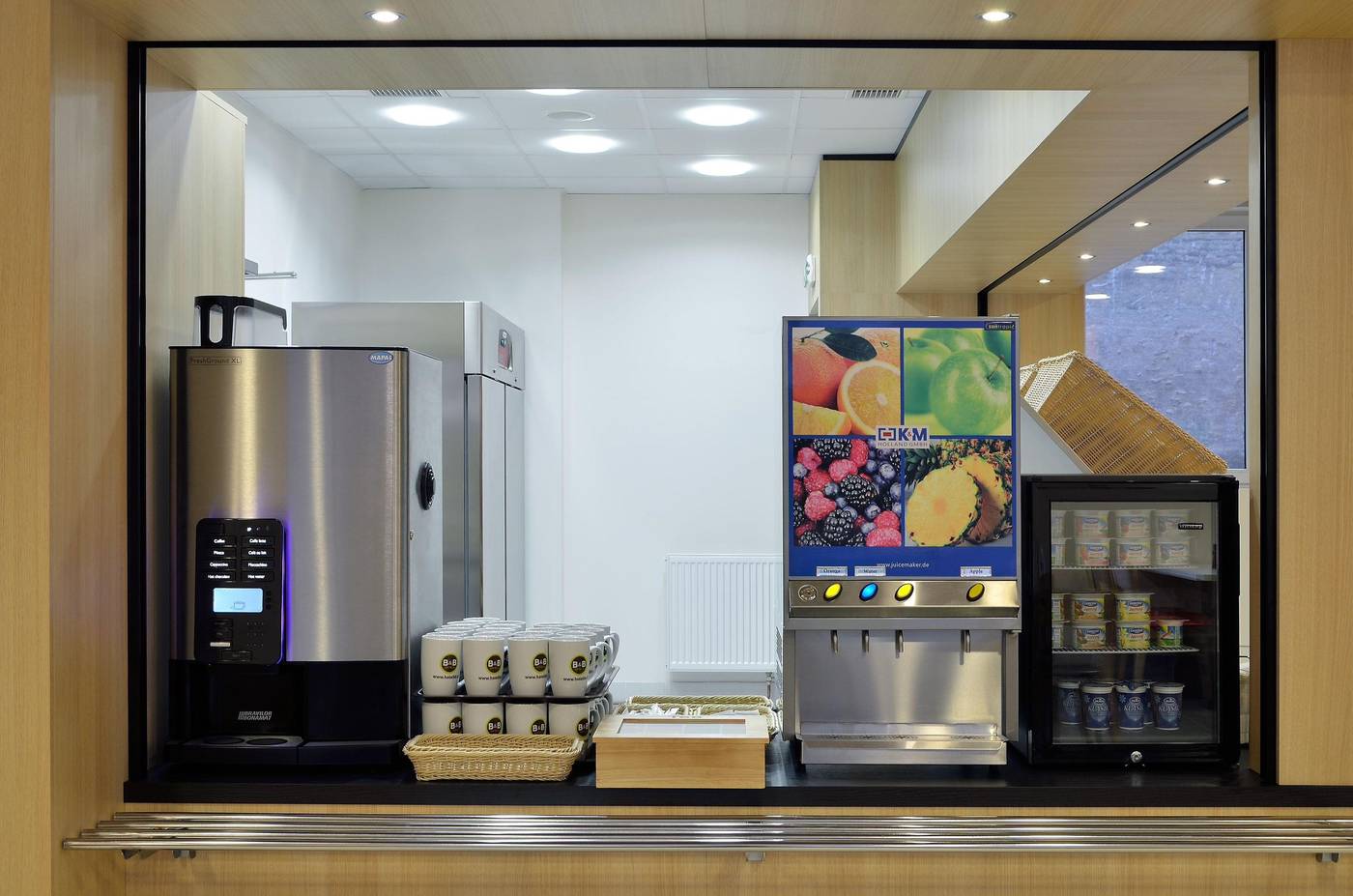 B-B-Hotel-Prague-City-Bar-10