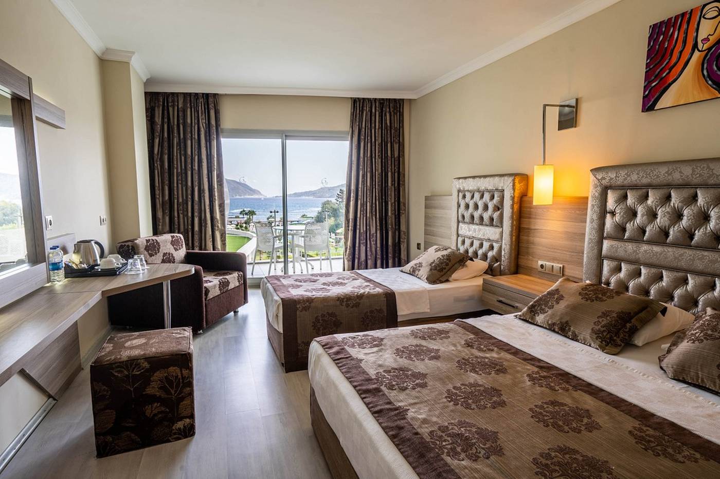 Green-Nature-Diamond-Hotel-Room-22