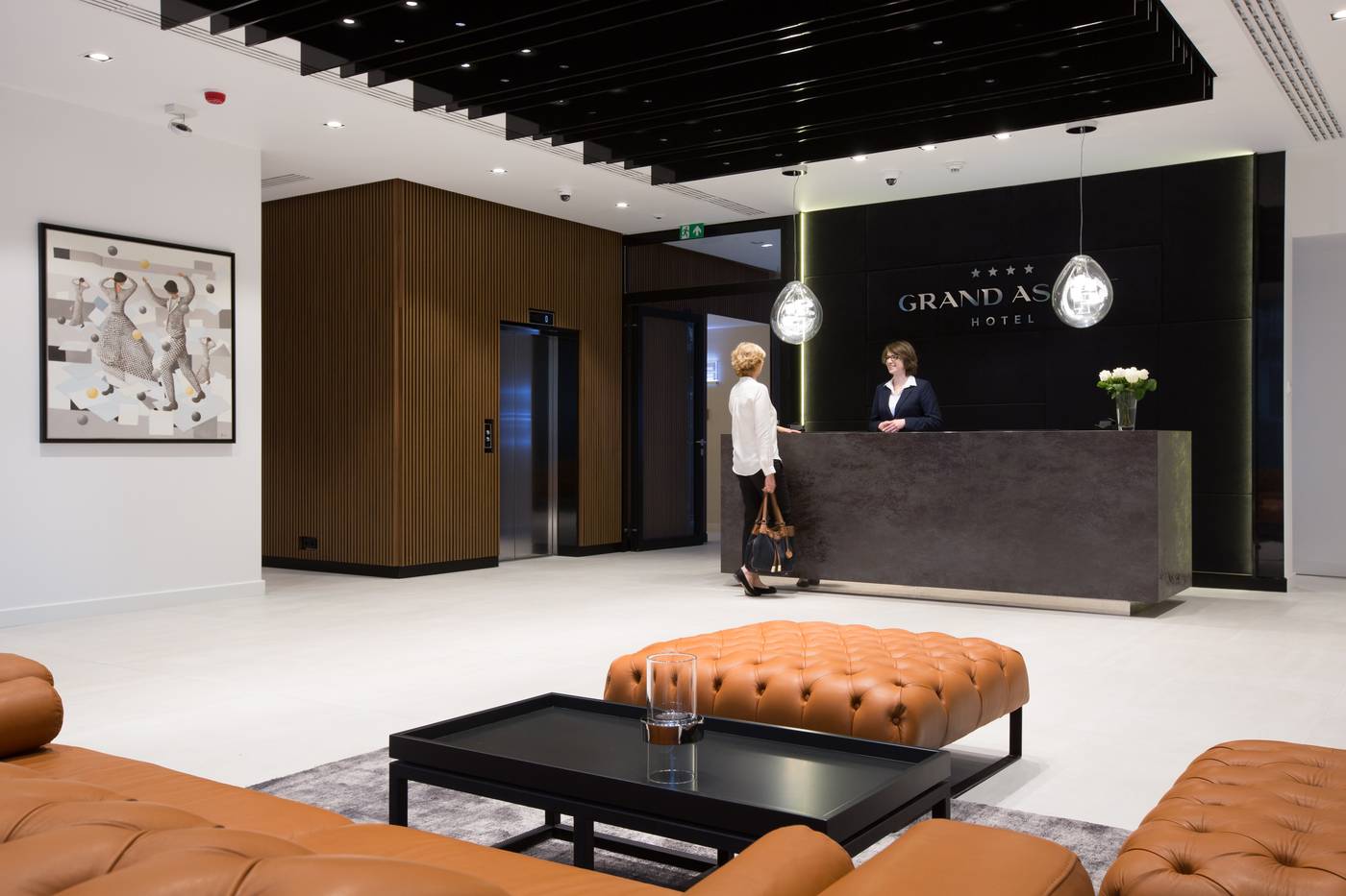 Grand-Ascot-Hotel-Lobby-4