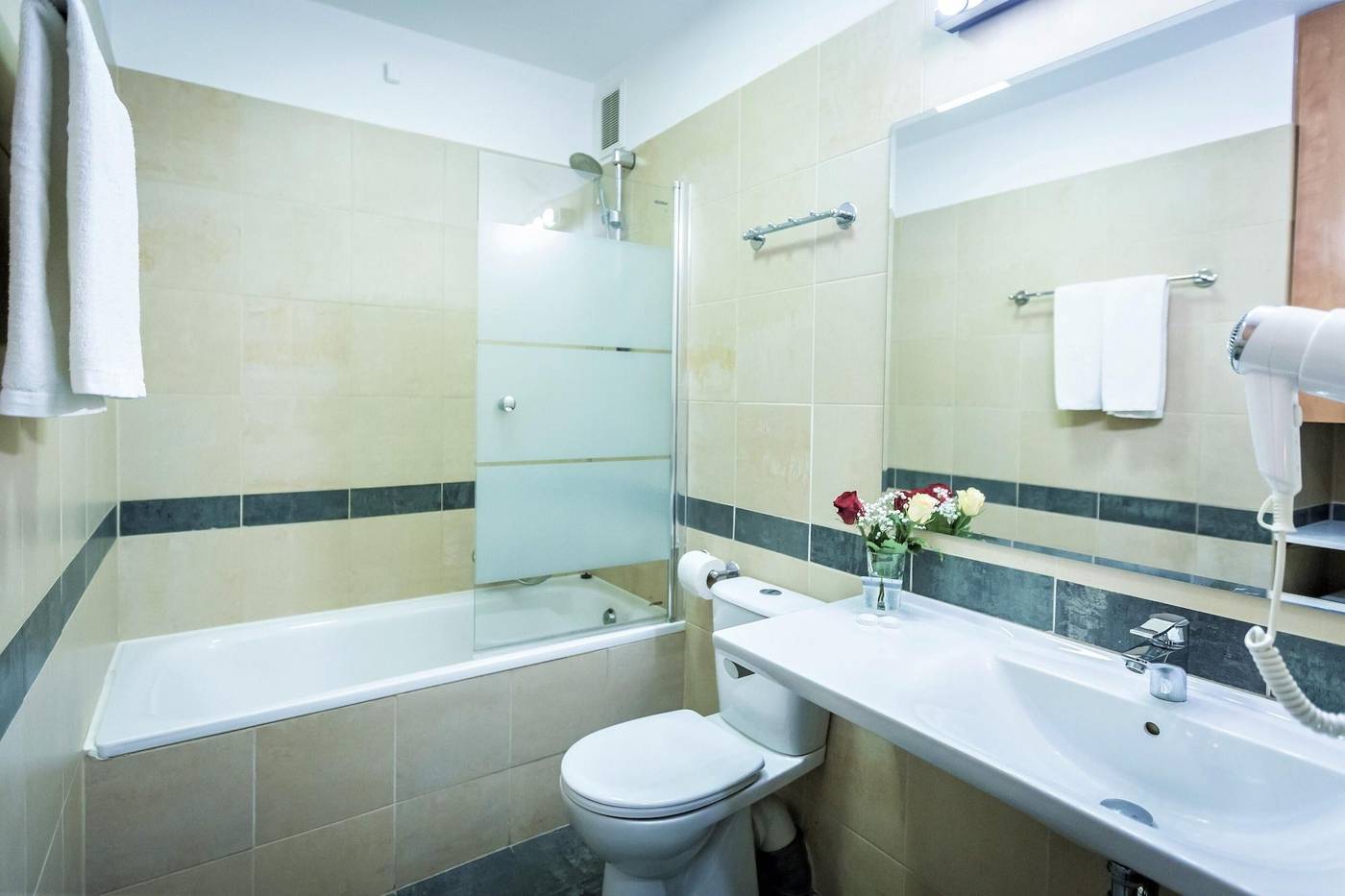 Warsaw---Apartments-Apartamenty-Sadyba-Room-30