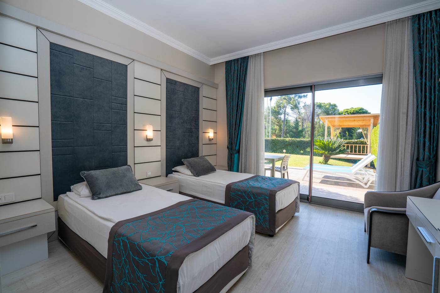 Linda Resort