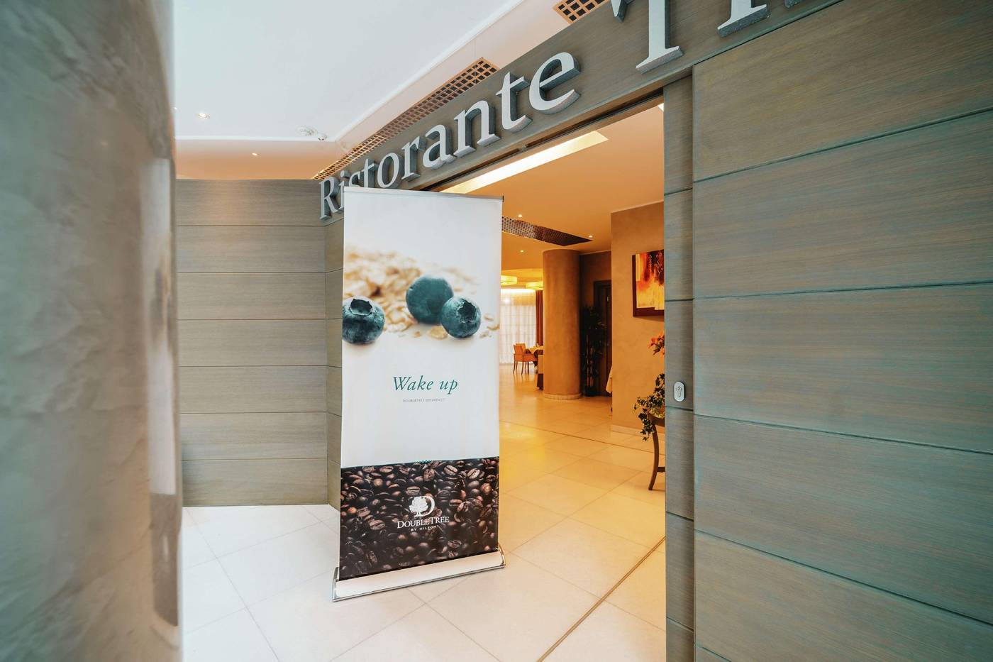 Double-Tree-by-Hilton-Hotel-Olbia-Restaurant-53