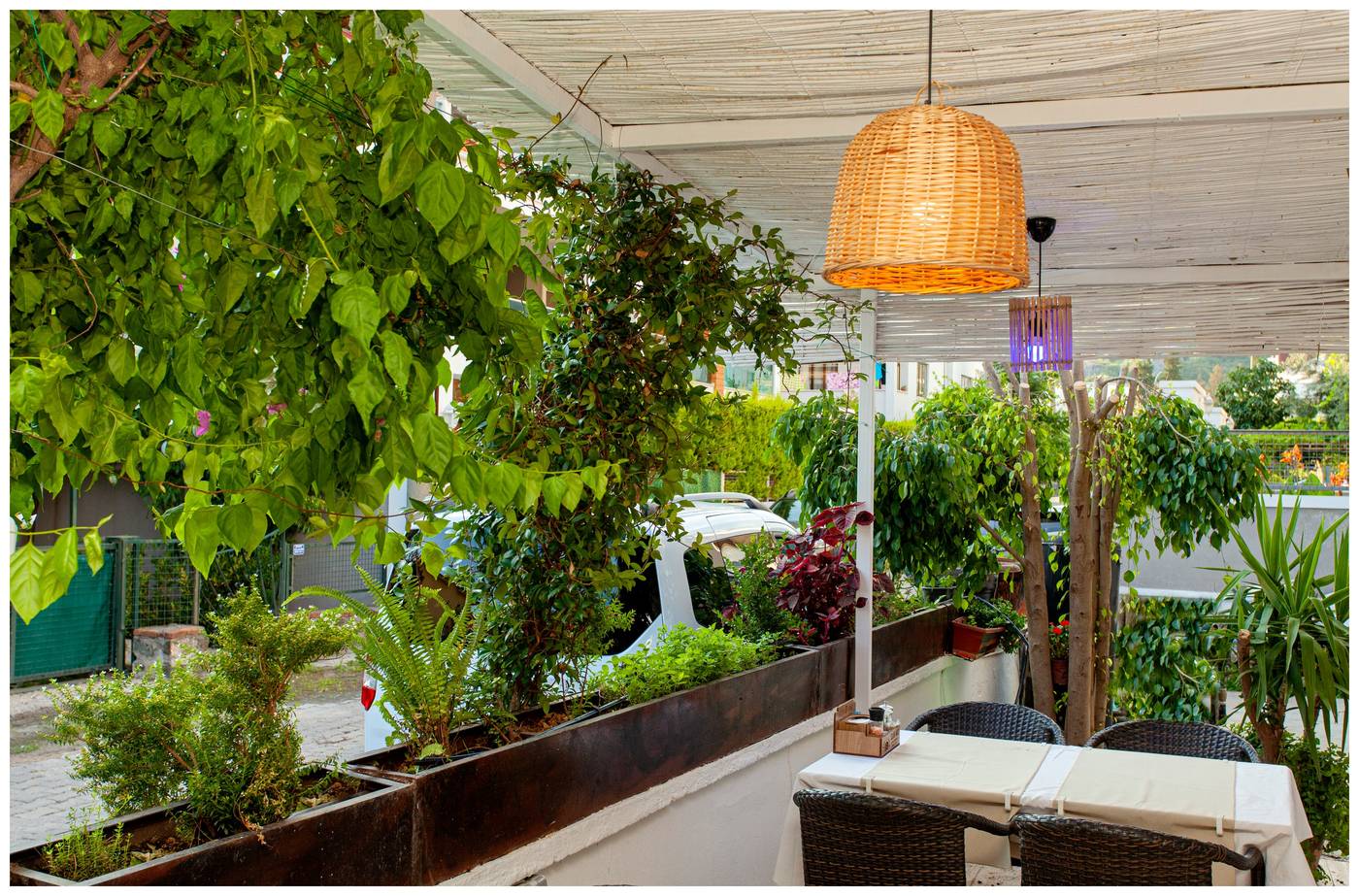 Club-Ako-Apart-Restaurant-13