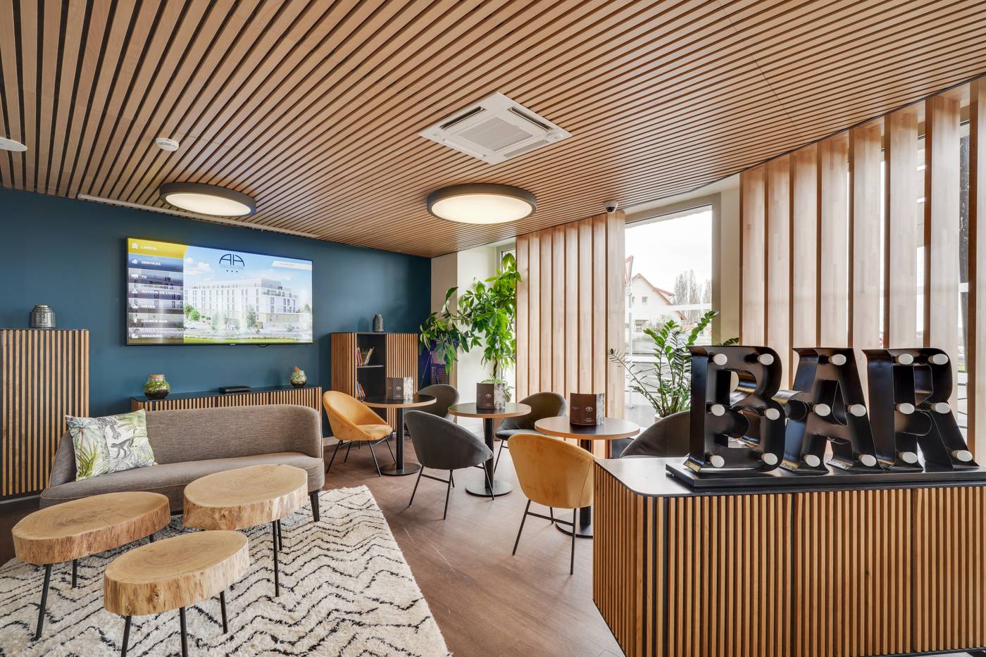 All-Suites-Massy-Palaiseau-Bar-4