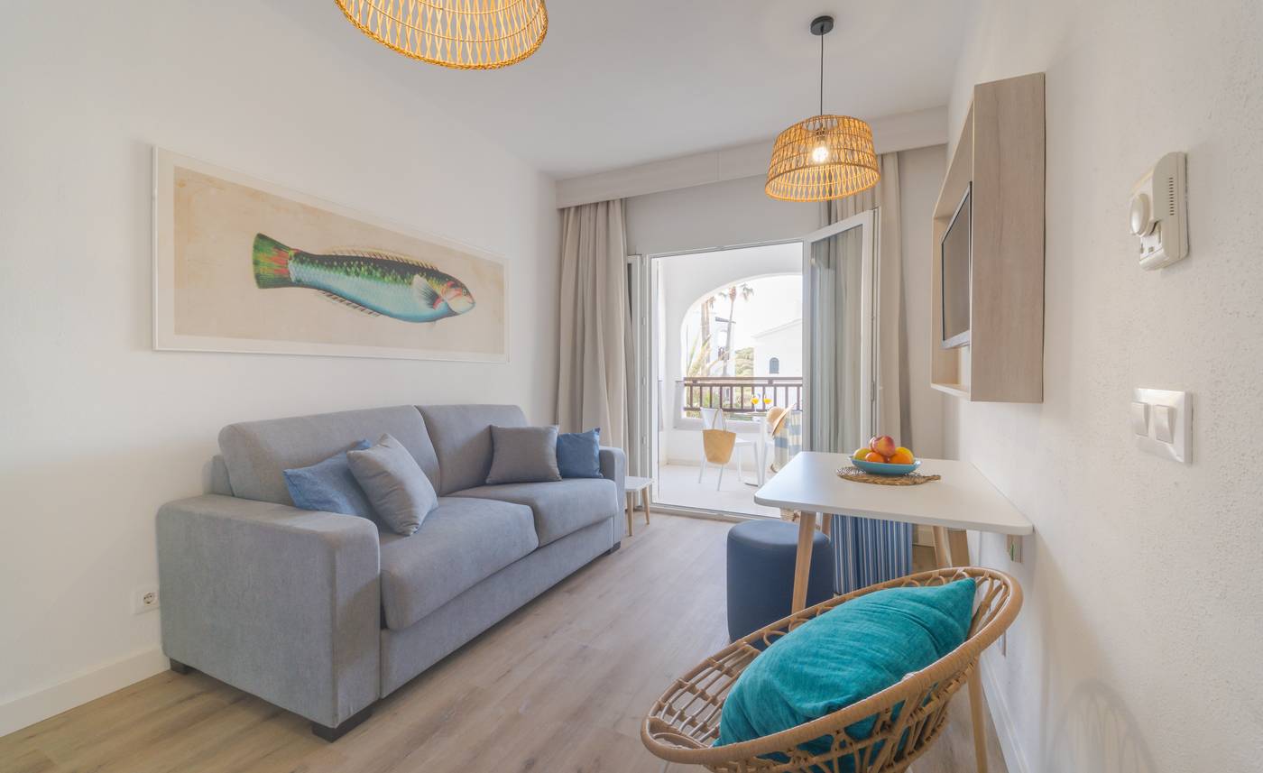 Carema-Club-Resort-Room-21