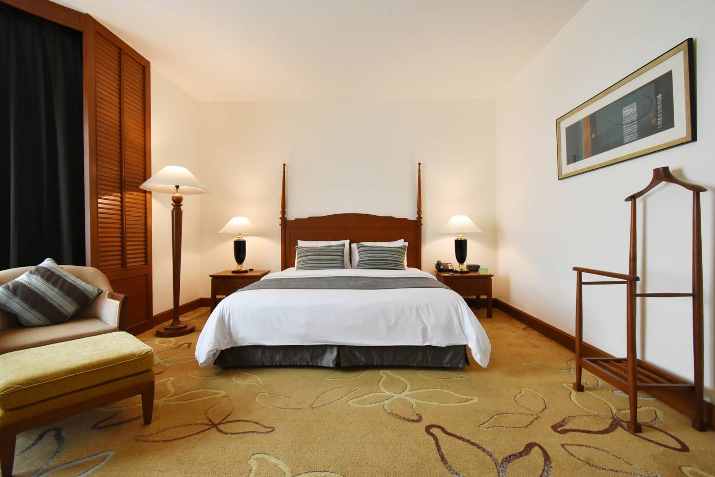 Century-Park-Room-33