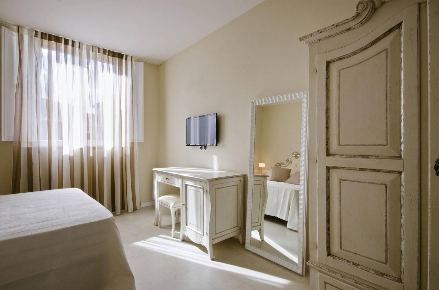 Villa-Del-Sole-Room-30