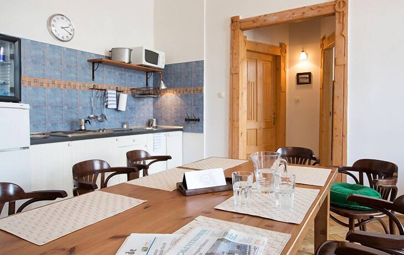 Antique-Apartments-Plac-Szczepanski-Room-15