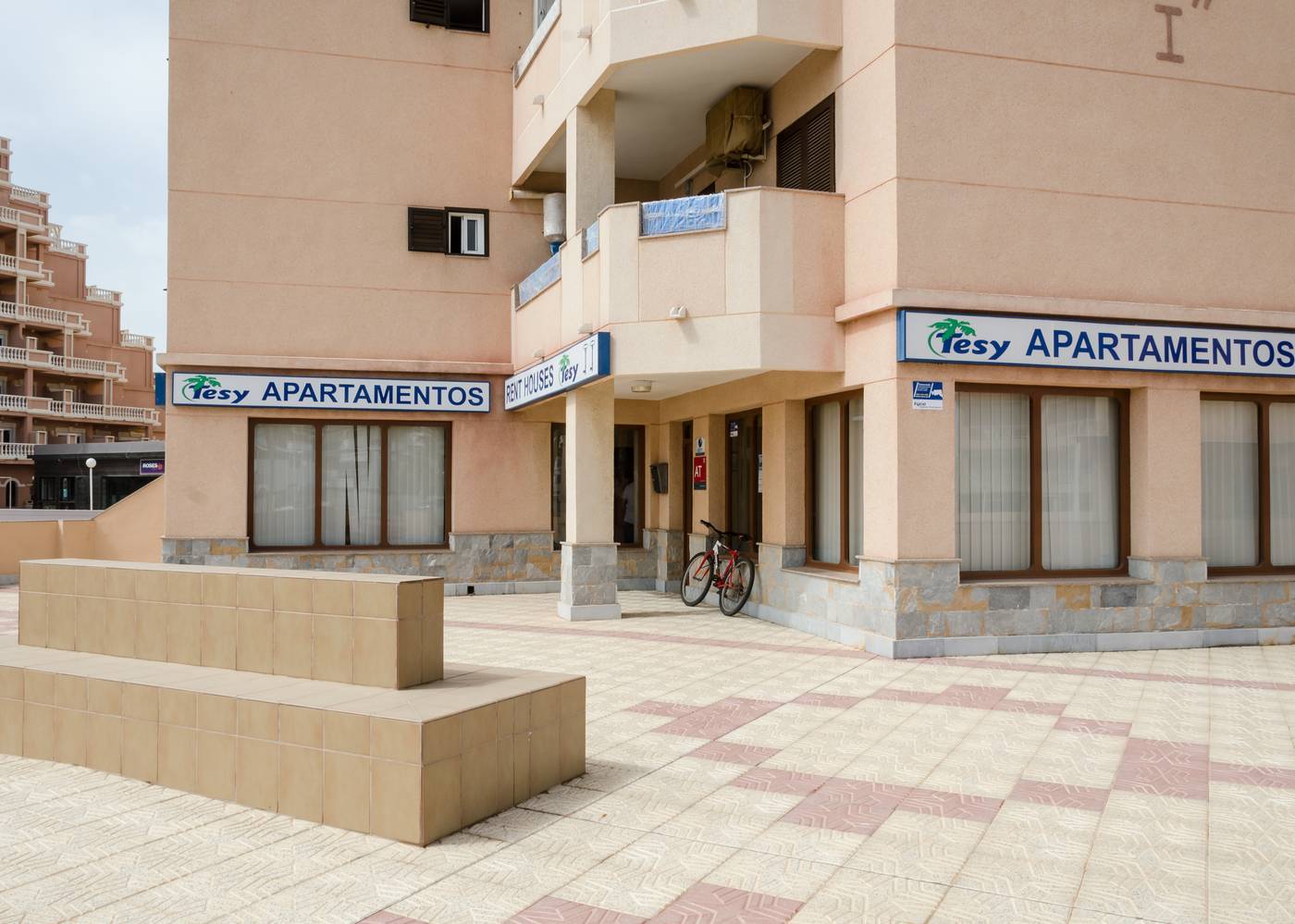 Apartamentos-Tesy-Lobby-18