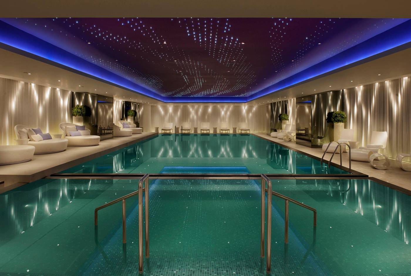 The-Mira-Hong-Kong-Pool-28