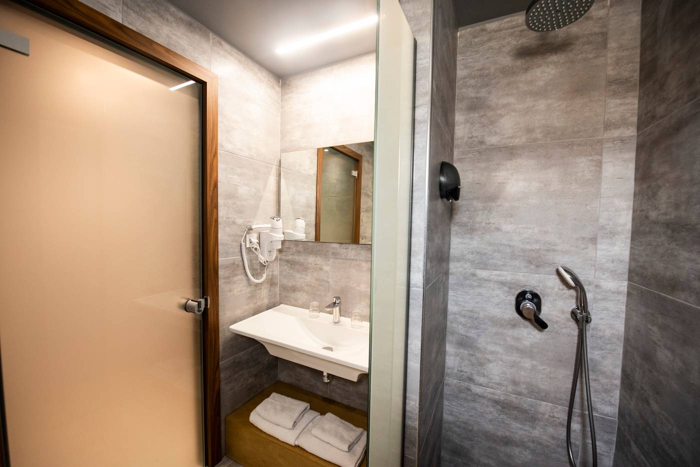 Summer-Village-Hotel-Room-29