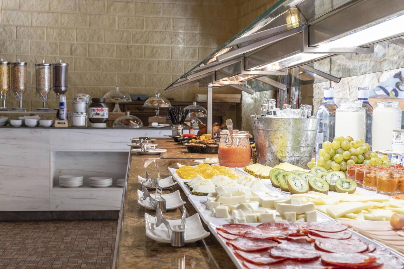 Hotel-Plaza-del-Castillo-Restaurant-45