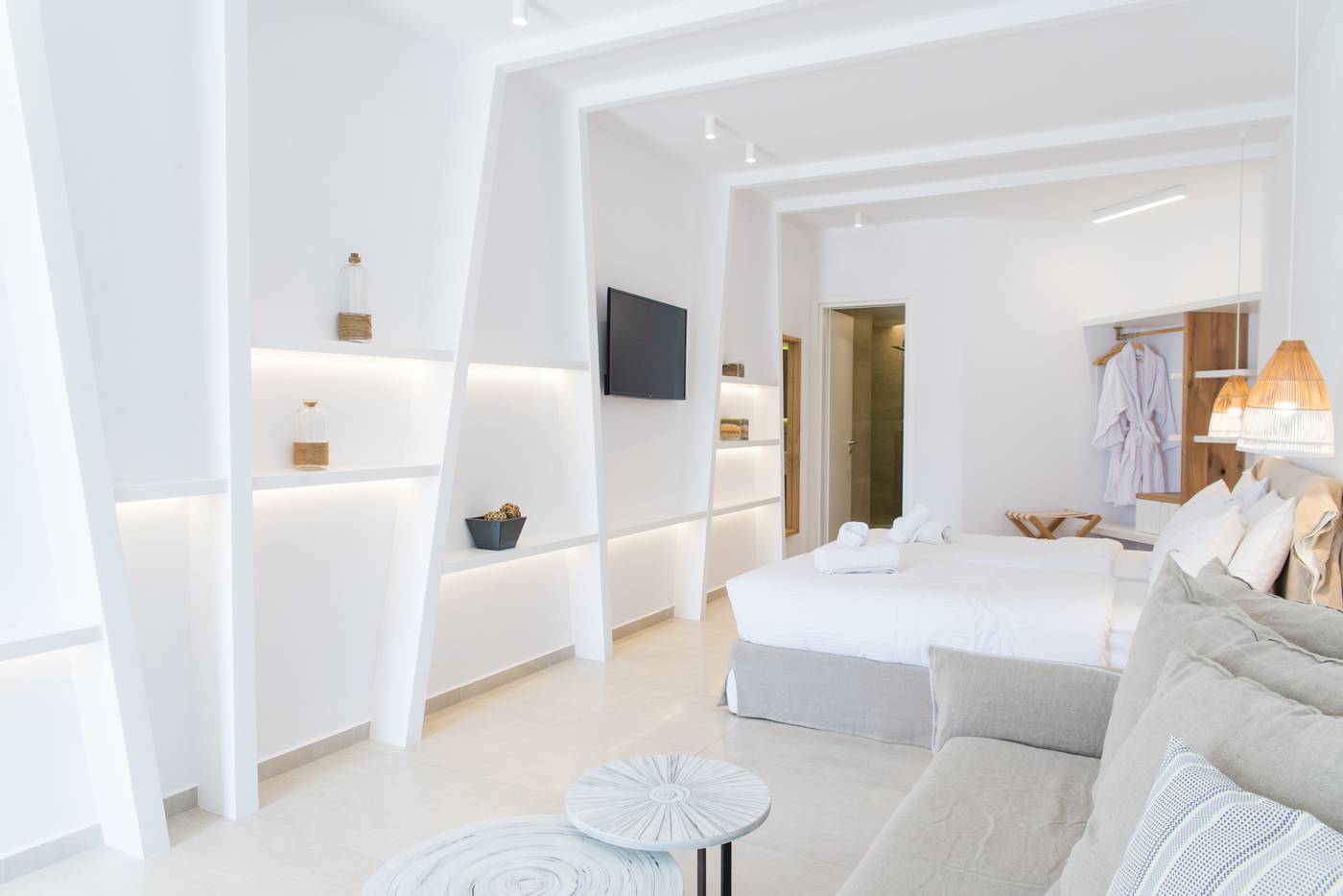 Super-Paradise-Hotel-Room-21