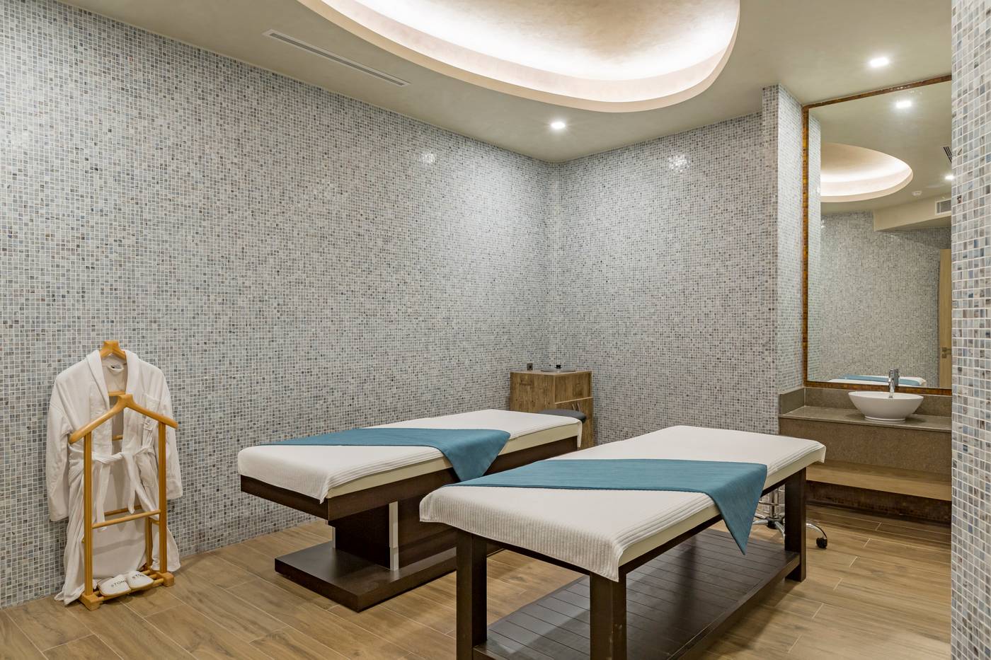 Royal-Seginus-Sports-and-Entertainment-87