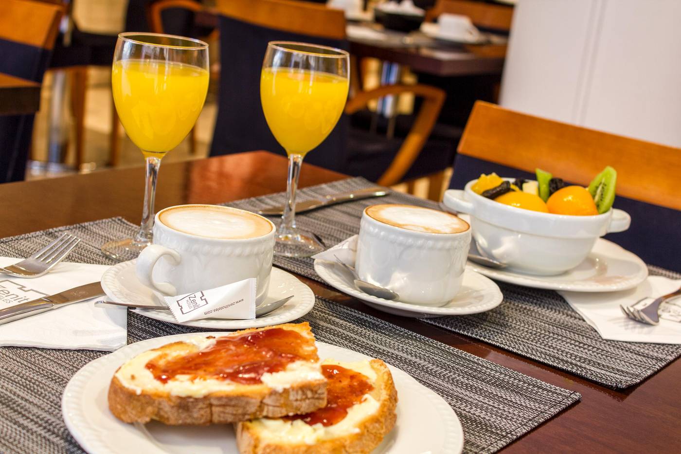 Zenit-Malaga-Restaurant-20