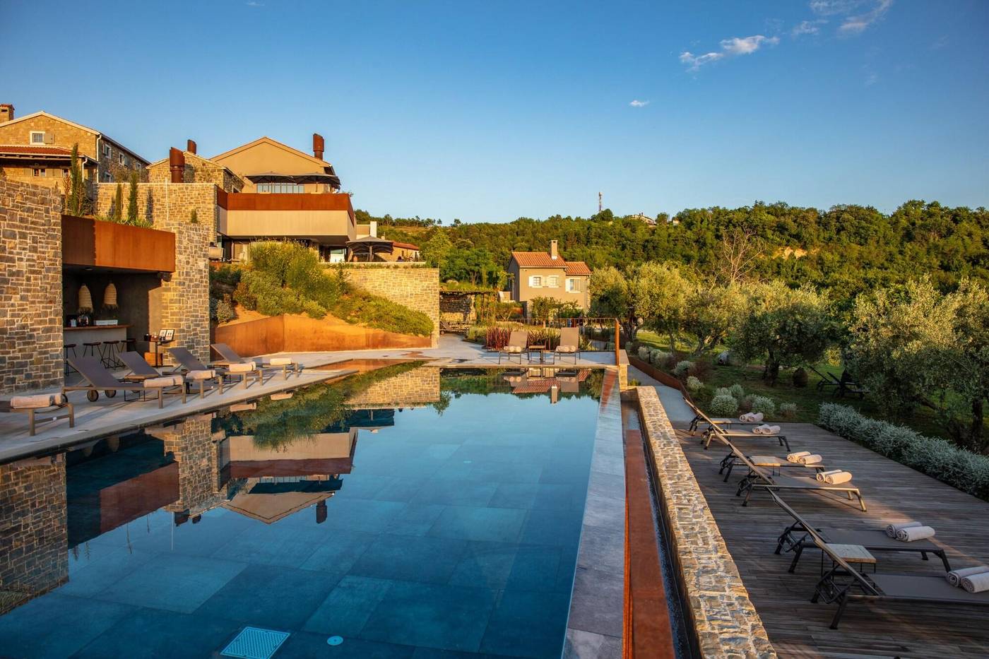 San-Canzian-Hotel-and-Residences-General-view-1