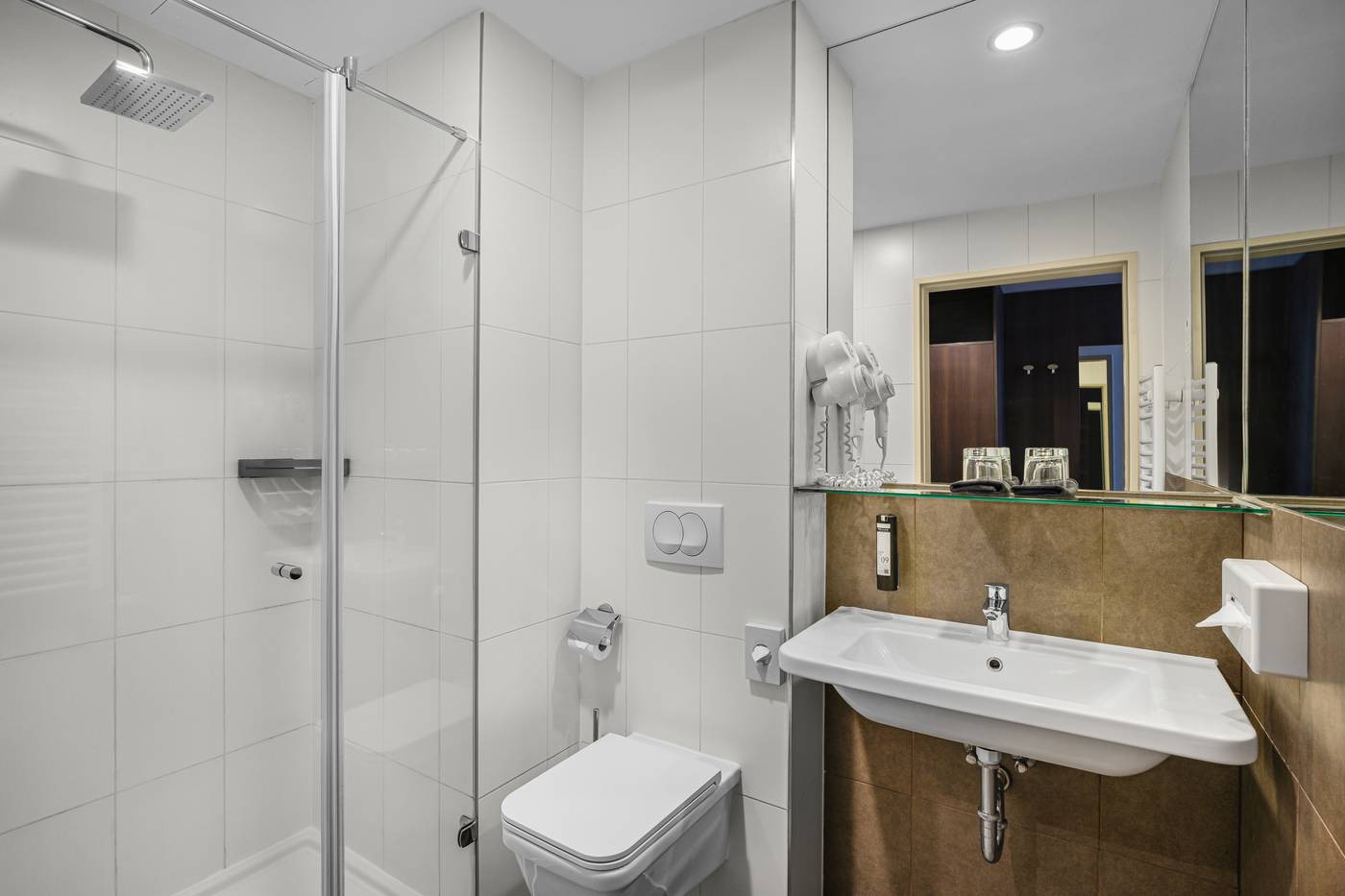 Hotel-12-Revay-Hotel-Room-20