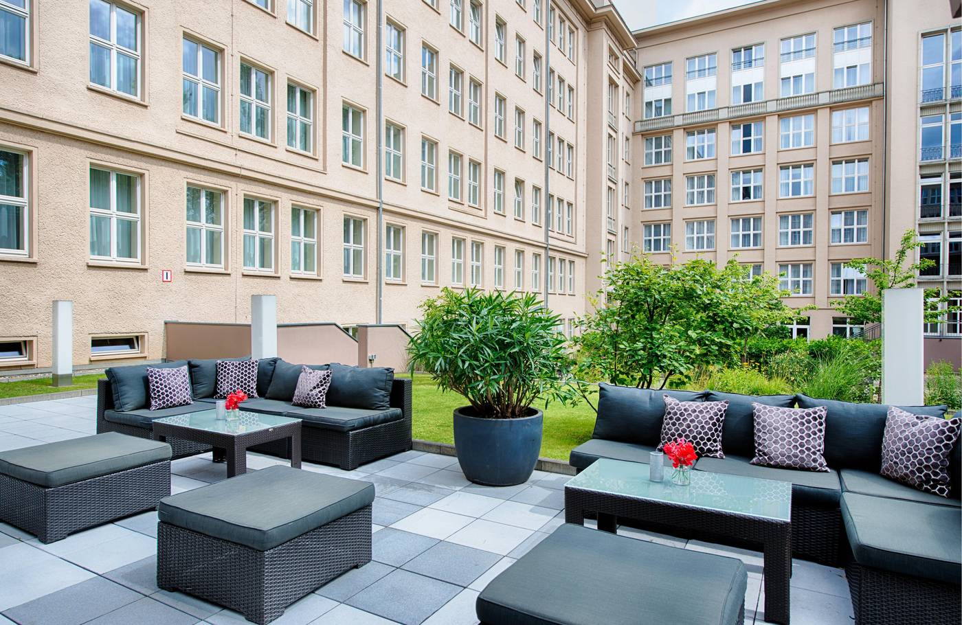 Leonardo-Royal-Hotel-Berlin-Alexanderplatz-General-view-58