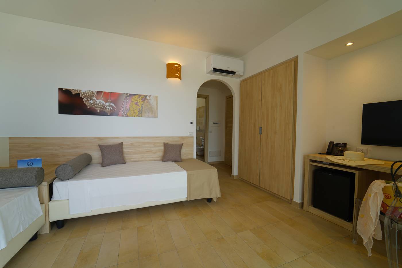 Gh-Santina-Resort-Room-8