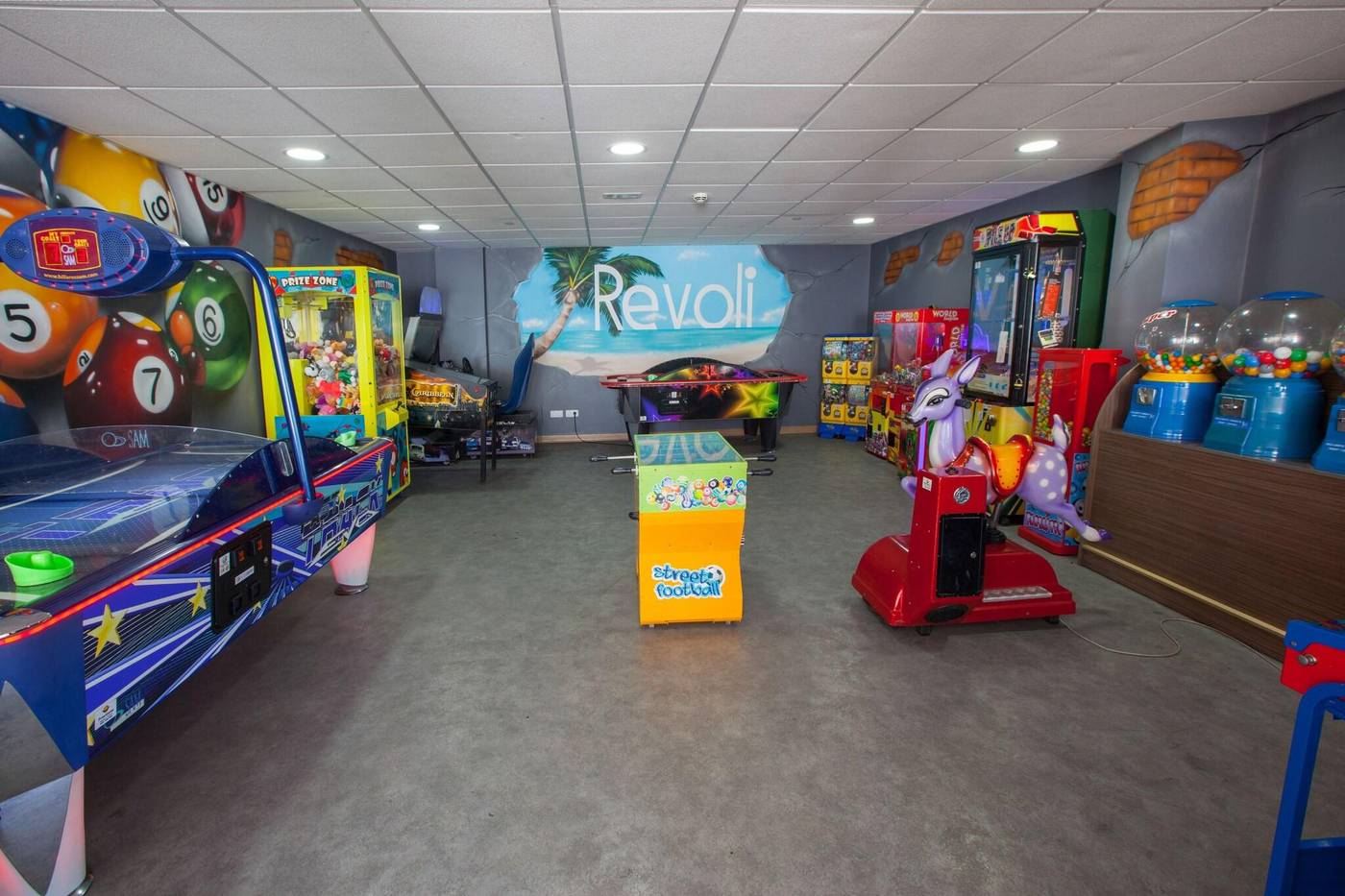 Revoli-Sports-and-Entertainment-37