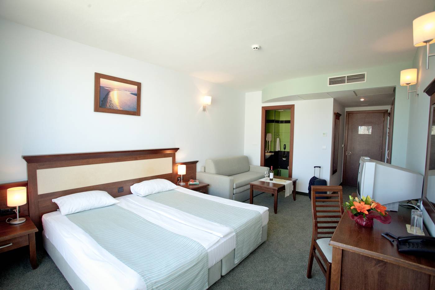 Lion-Sunny-Beach-Room-16