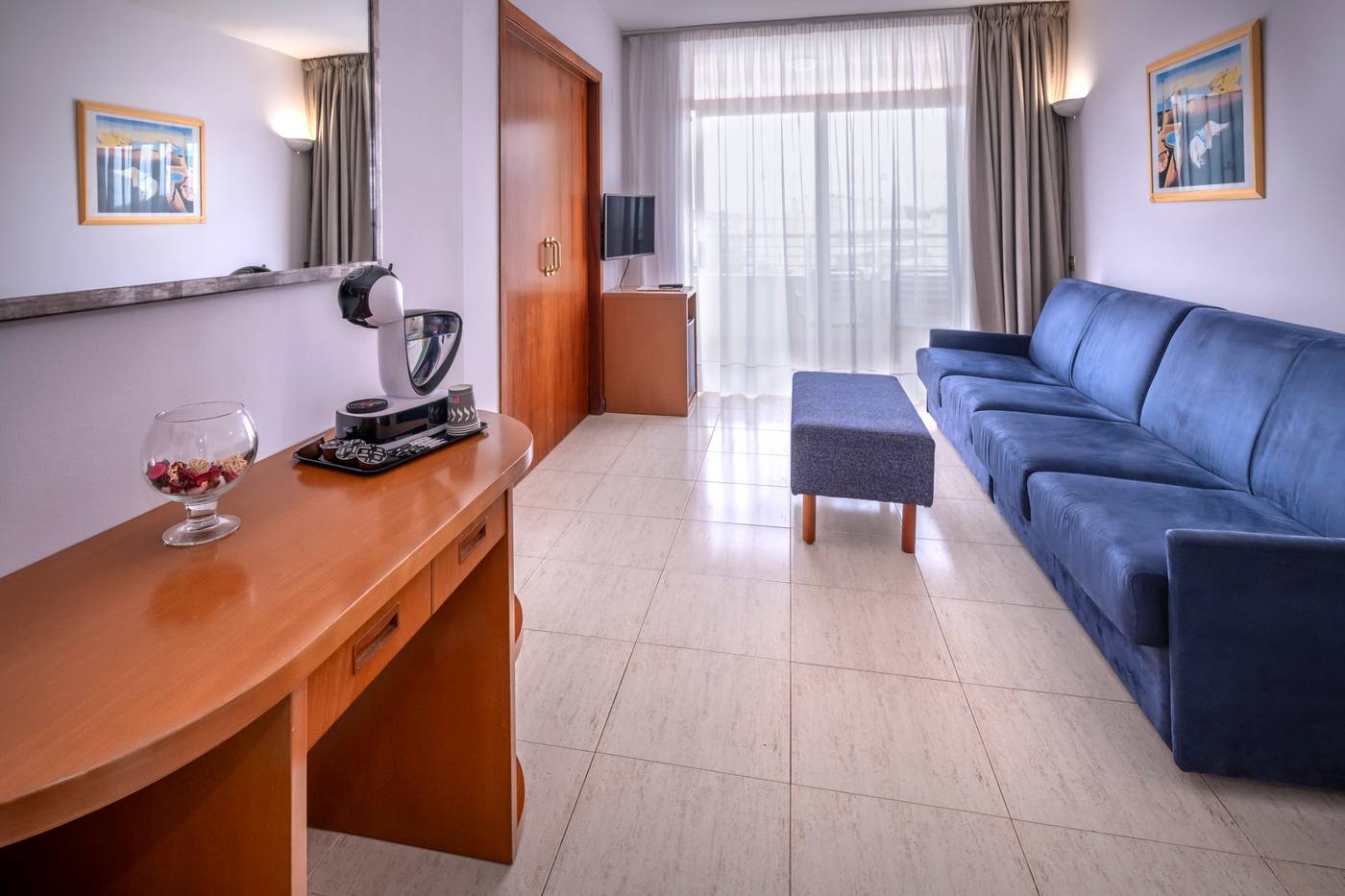 4R-Gran-Regina-Hotel-Room-23