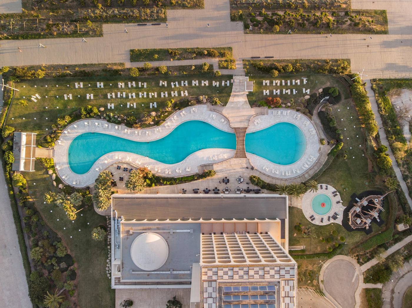 Crowne-Plaza-Vilamoura-Pool-12