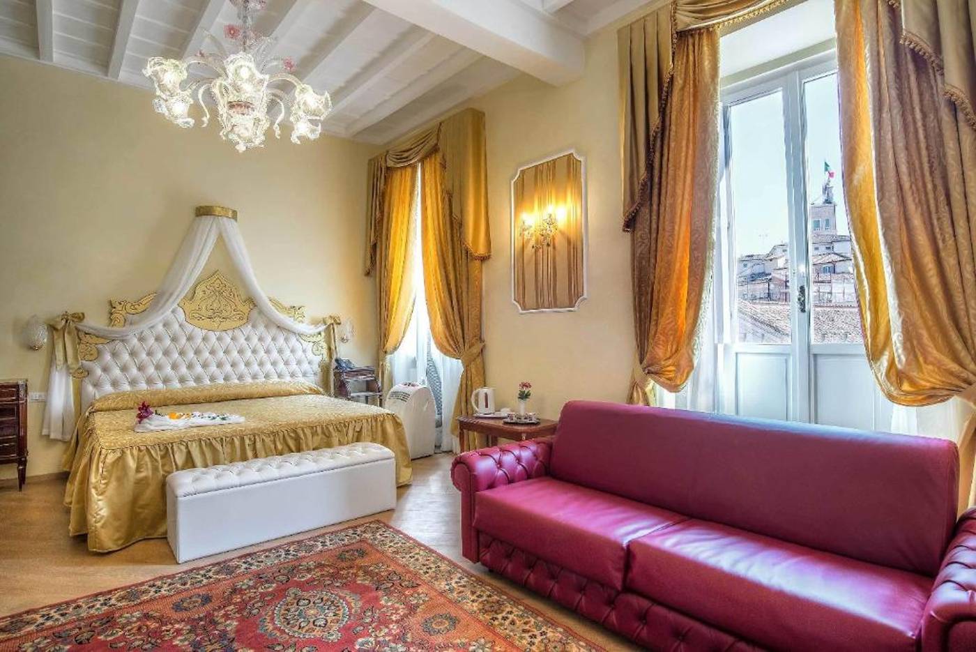 Trevi-Rome-Suite-Room-14