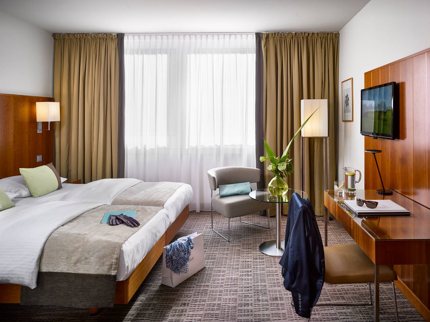 K-K-Hotel-am-Harras-Room-12