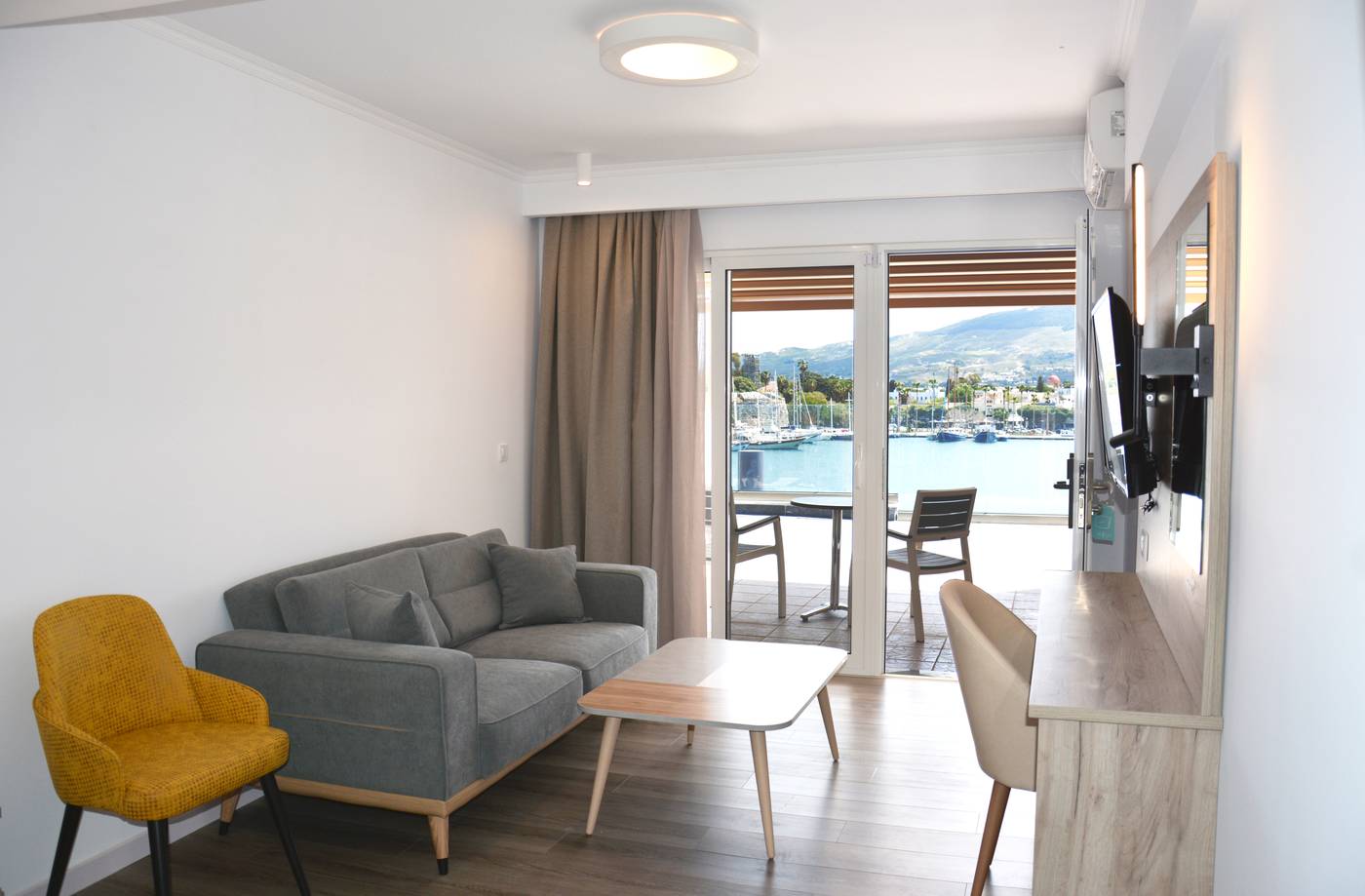 Kosta-Palace-Room-34