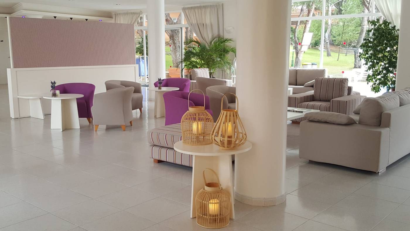 Xaloc-Playa-Lobby-24