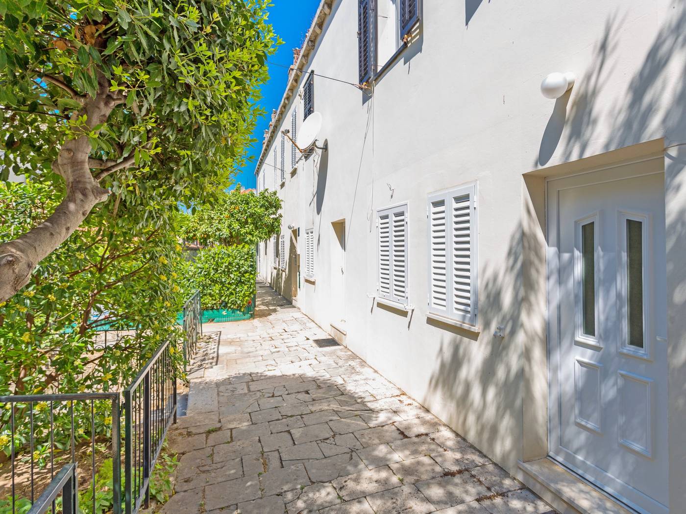 Apartments-Maja-Lobby-25