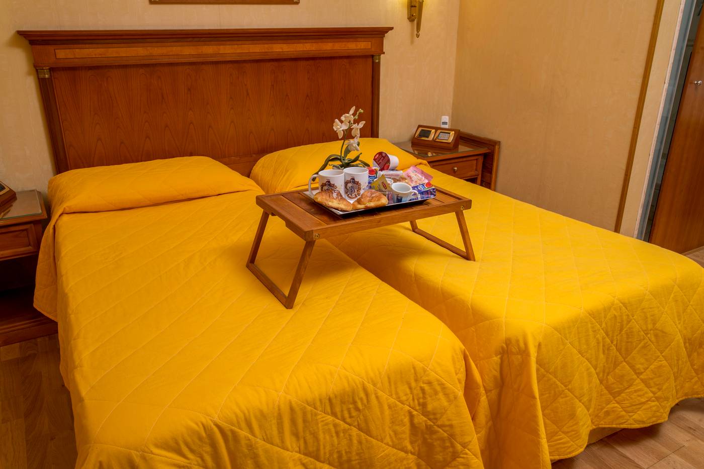 Luxury-Rooms-H-2000-Roma-Room-15